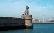 wallpaper April 2016 - pier light Zeebrugge (B)