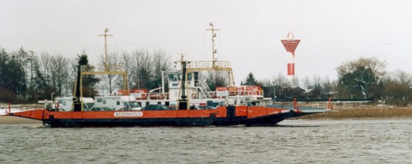 Oberfeuer Sandstedt von der Weserfähre fotografiert