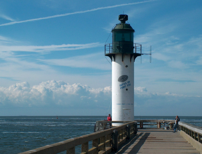 pier light West Calais