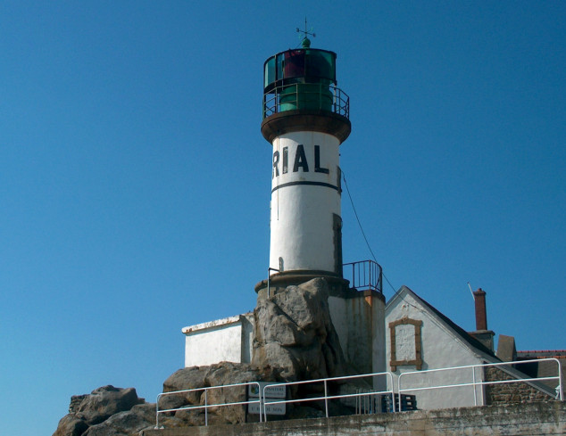 lighthouse Men Brial