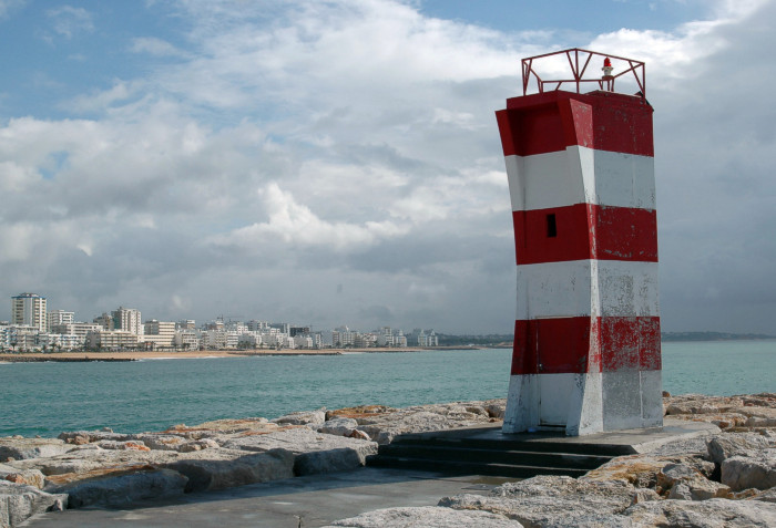 Pier lights Quarteira - pier light West outer pier