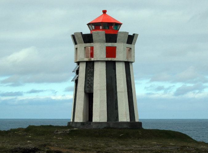 lighthouse Straumnes