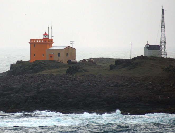 alter und neuer Leuchtturm Dalatangi