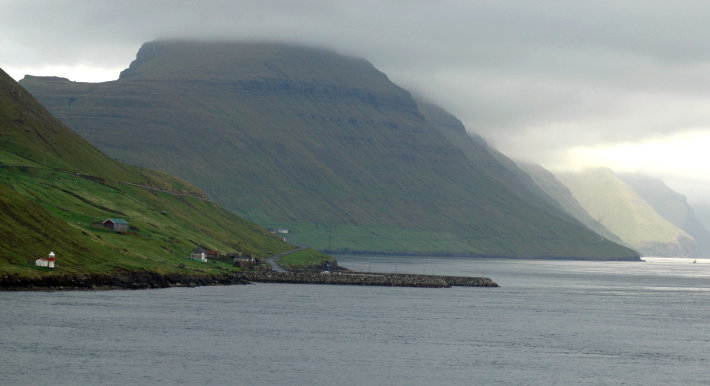 lighthouse Kalsoy