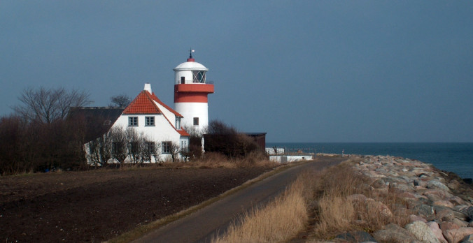 Leuchtturm Hov vom schmalen Zufahrtsweg